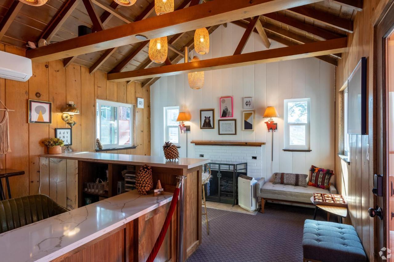 Grand Pine Cabins Wrightwood Exterior foto